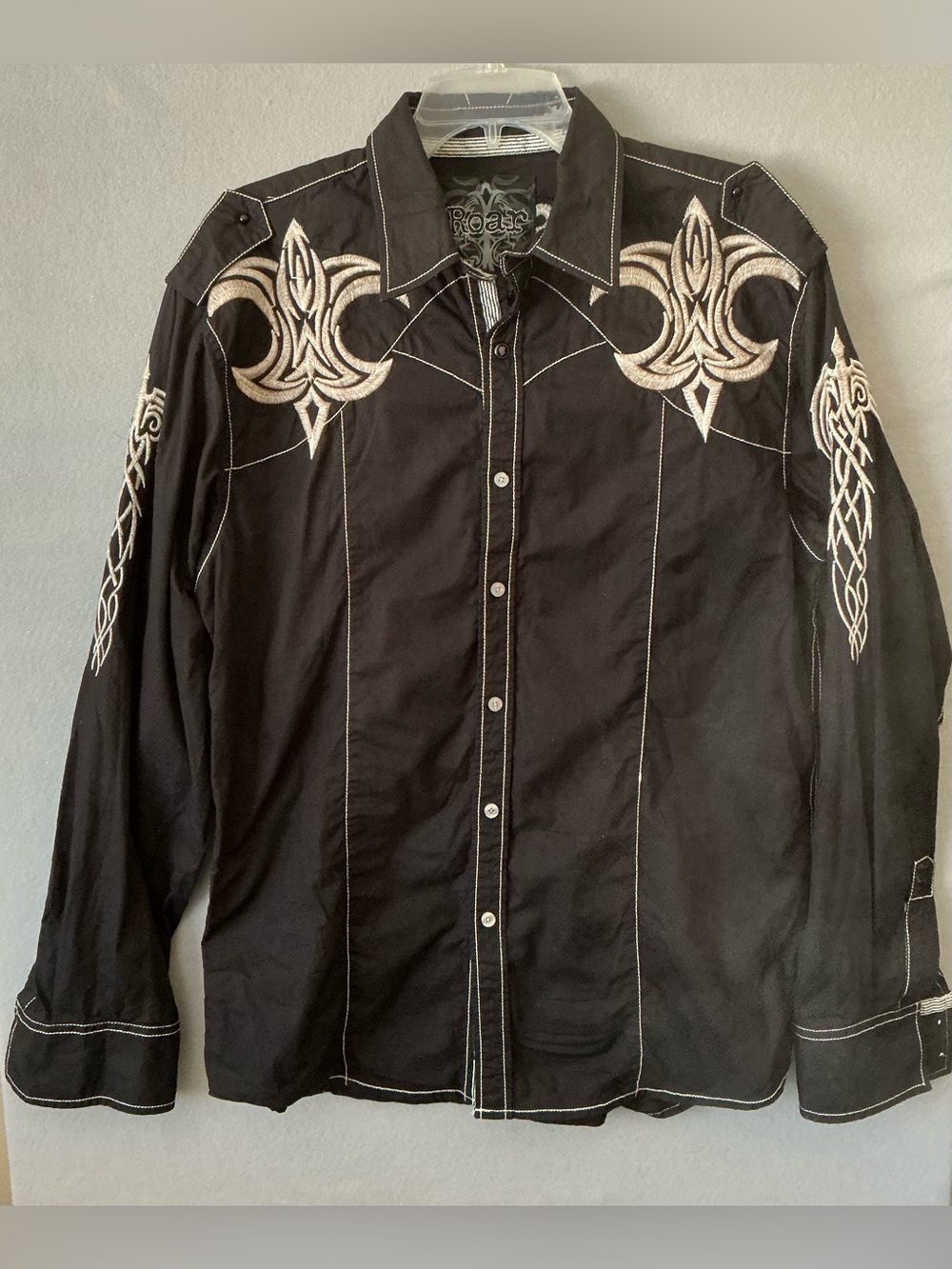 Roar Mens XL Black Embroidered Button Up Shirt Celtic Cross Y2K Grunge Gothic
